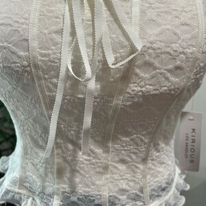 Kirious White Lace Crop Top
